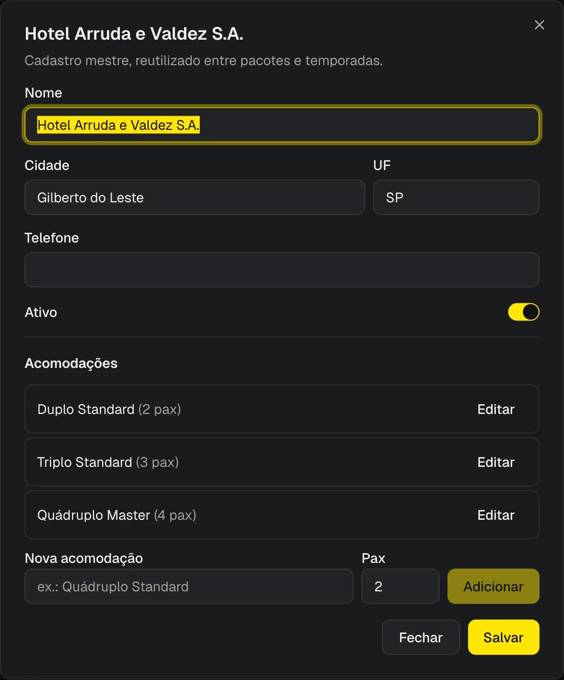 Hotel aberto com a lista de acomodações